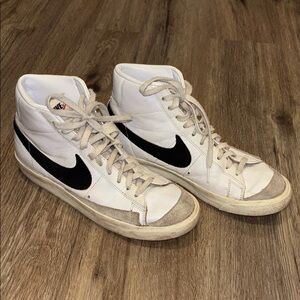 Nike White and Black High-Tops